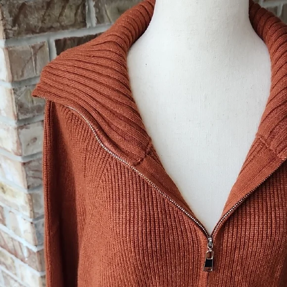 NWT Warm Orange High-Neck Sweater, Size XL - Picture 4 of 11